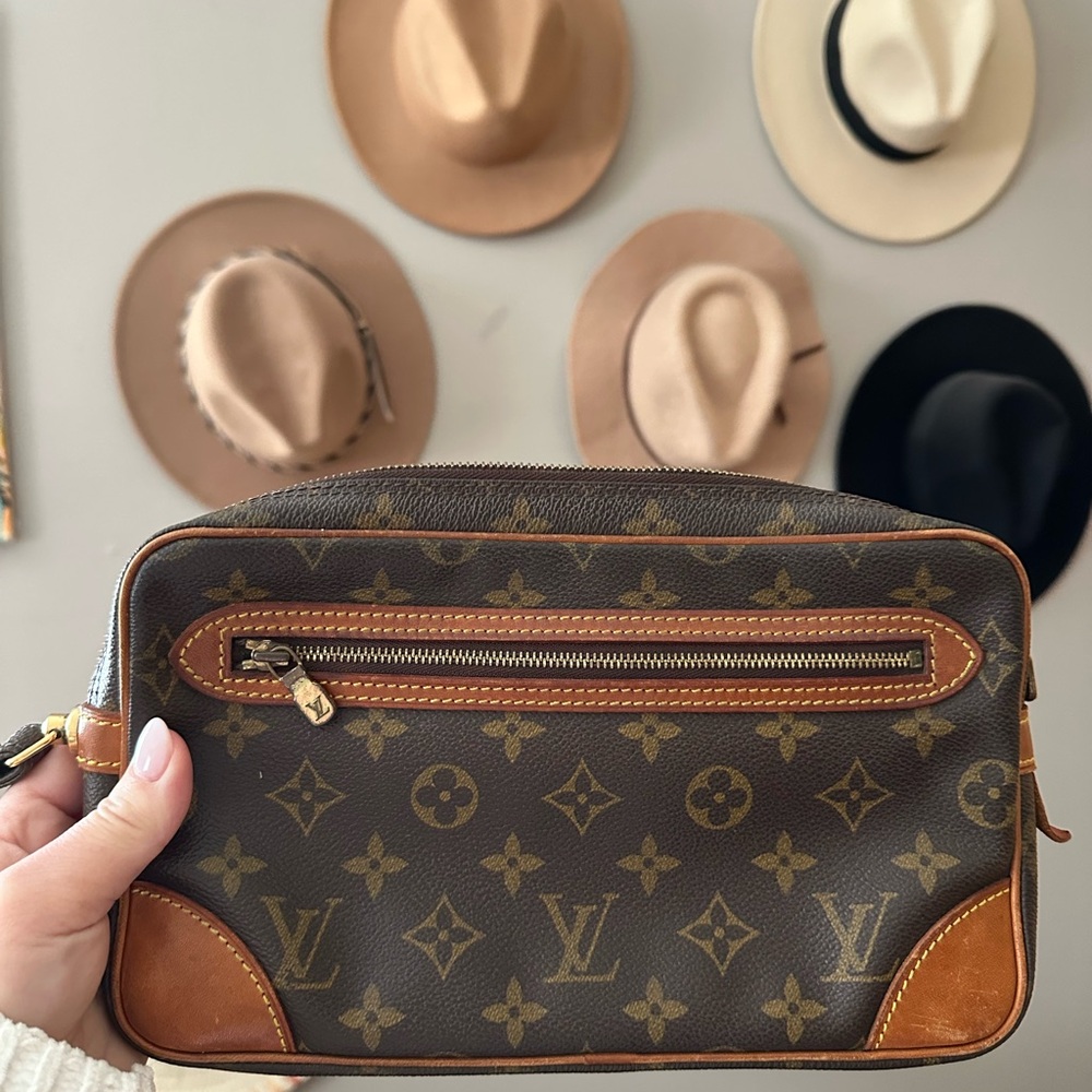 Louis Vuitton Brown Monogram clutch